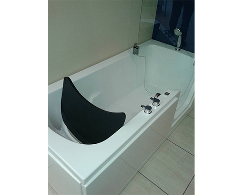 Vasca doccia con sportello dettaglio seduta modello Duo Confort